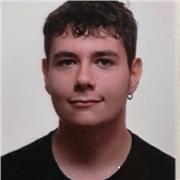 Estudiante de ingeniería química da clases de matemáticas hasta nivel de bachillerato